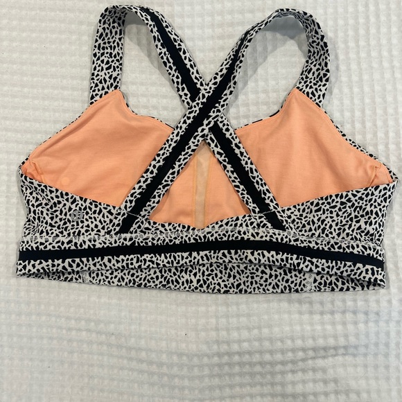 Lululemon like new cross strap back nulu yoga bra in L gorgeous rare print. - Picture 2 of 3